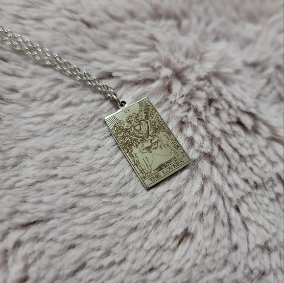 Tarot Card Necklace "The Lovers" - Picture 2 of 3
